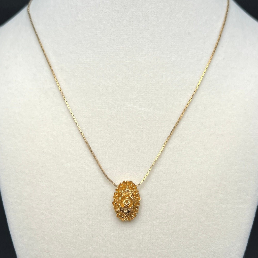 Vintage Crown Trifari Necklace Gold Tone Dainty Rose Floral Pendant